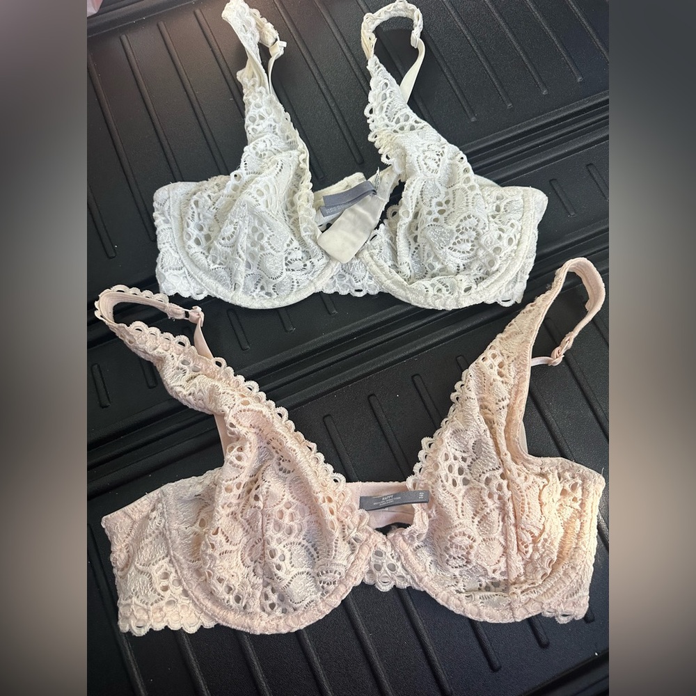 Pack of 2 happy  lace bralette sz 34d nwot
